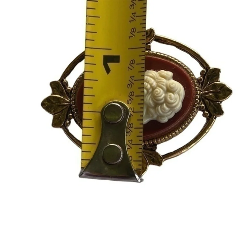 Cameo Brooch Pin Womens Profile Rust Gold Tone Metal Vintage